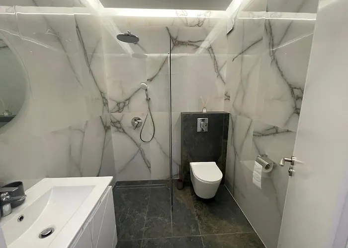 Royal View Apartment